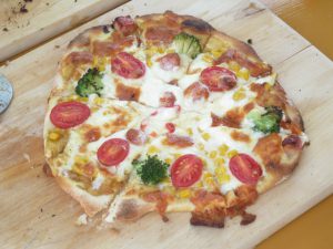 興居島での手作りピザ