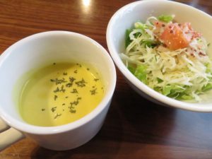 檸檬楼のランチのサラダ＆スープ