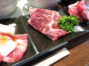 誠志堂のランチの肉