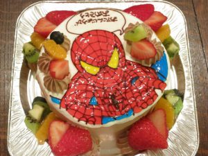 菓子夢のスパイダーマンのケーキ