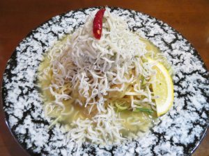 ＹＯＬＯの月替わりパスタの釜揚げシラスと水菜のペペロンチーノ