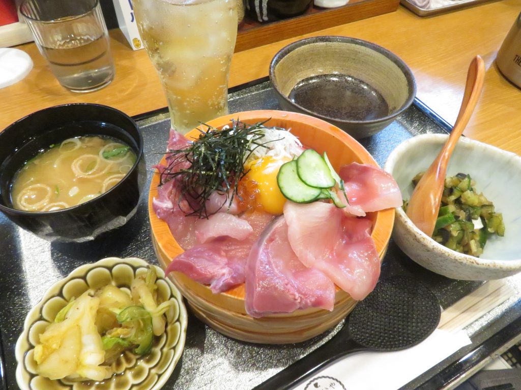 きさいや水産の柑橘ブリのブリブリ丼