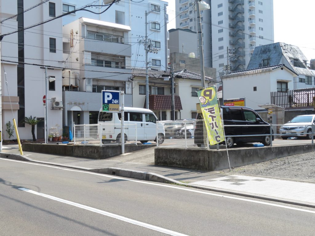 大鳥の最寄りの１００円パーキング