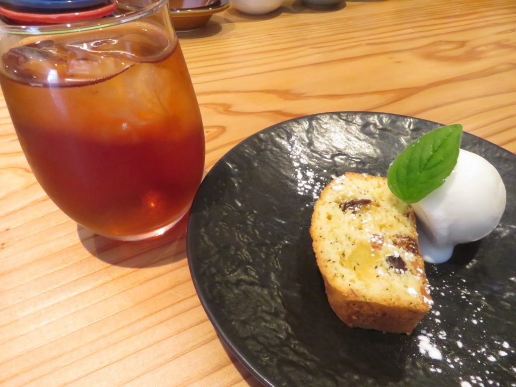ウーノのランチのドリンクとスイーツ