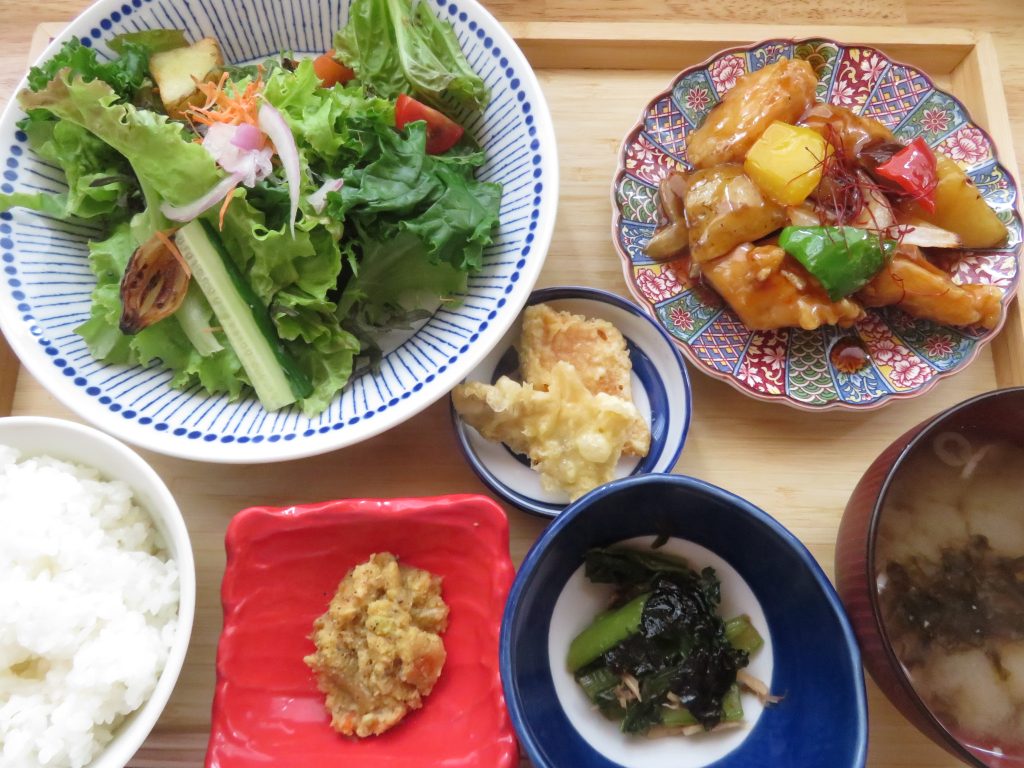 ＡＯＺＯＲＡのＡＯＺＯＲＡ定食