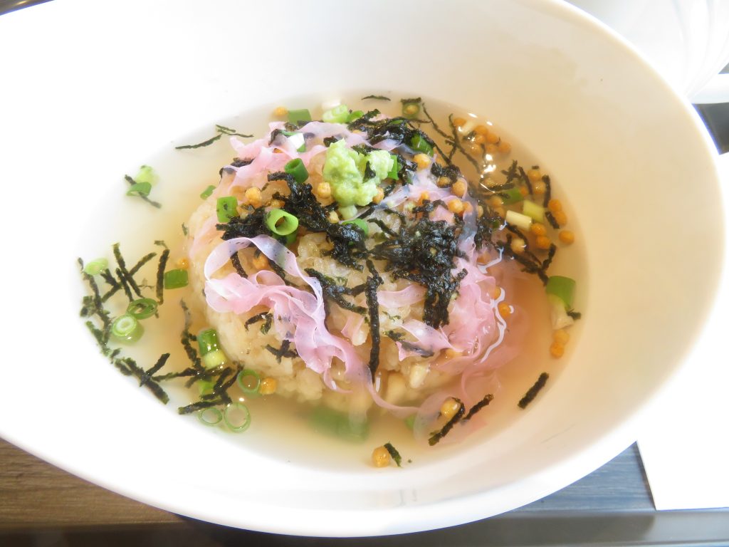 さかい珈琲の鯛出汁おにぎり茶漬け完成