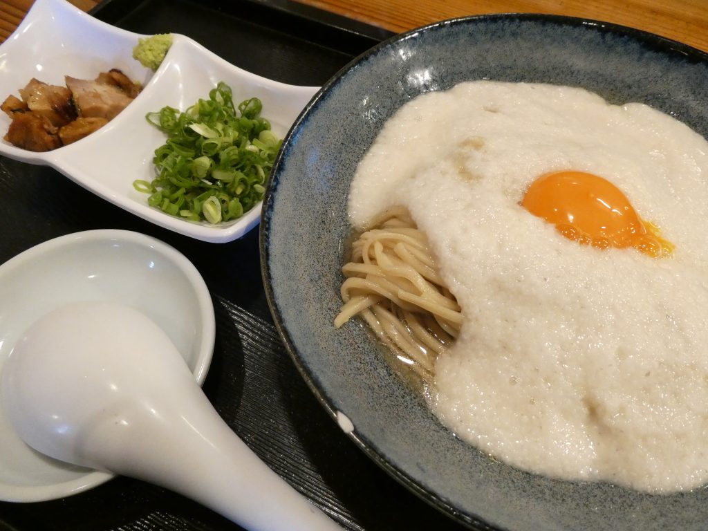 りょう花の月見山かけ麺