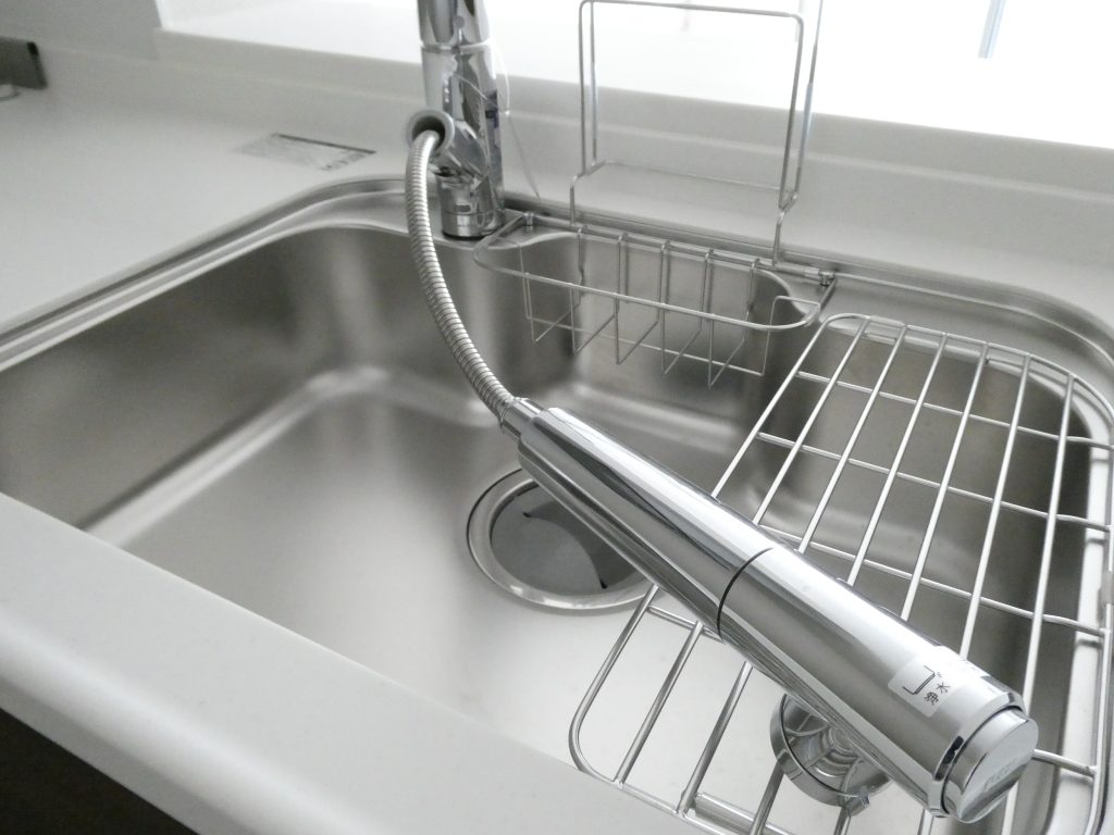 コスモ ラ・ペ101の流し台シャワー水栓