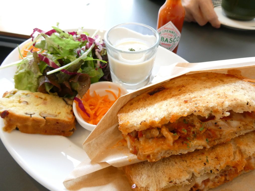 ペルケノのボロネーゼとじゃがいものサンド