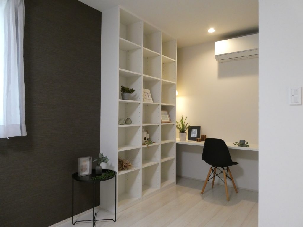 竹原の高級賃貸の書斎