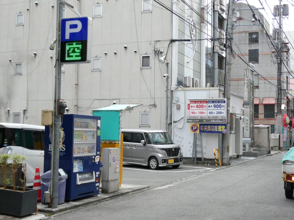 ブランチの最寄りの100円パーキング