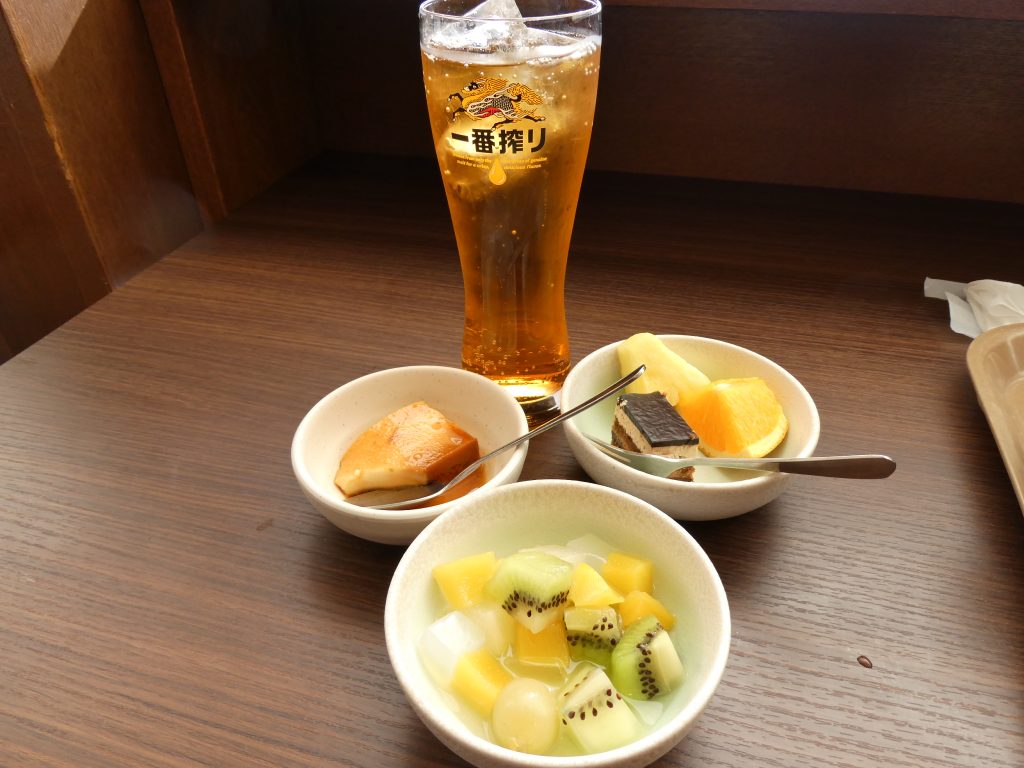 ホテルアイスルのランチバイキングのカクテル